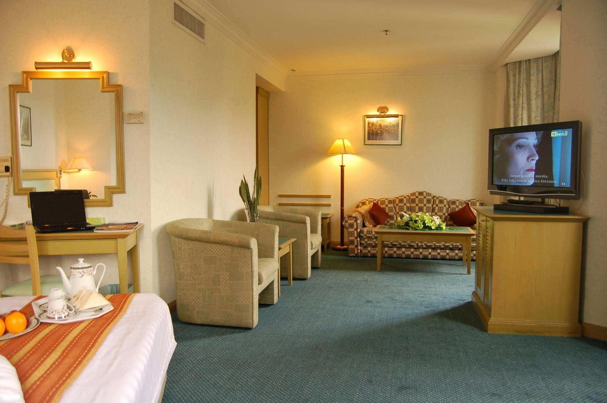 Regalodge Hotel & Spa Ipoh Exterior photo